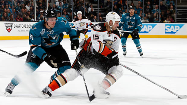 Ducks’ Khudobin Leads Shut Out Against Sharks